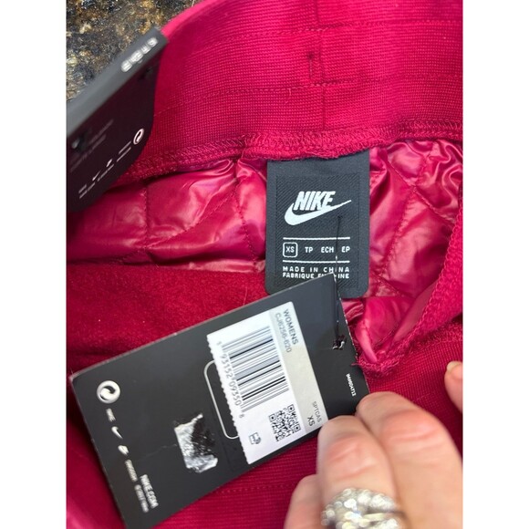 NWT Nike Quilted Sportswear Loose Fit Quilted Pants Women's Size XS Red Berry - Picture 4 of 7